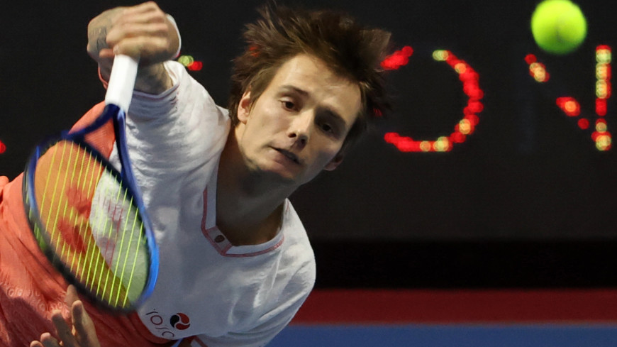 Казахстанский теннисист Бублик в конце соревнования в Сингапуре проведет игру с Попыриным