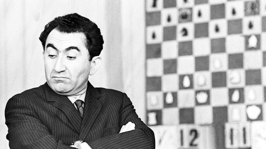 Непомнящий выиграл у Дин Лижэня пятую партию матча за шахматную корону
