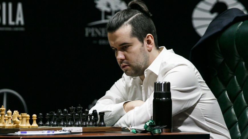 Непомнящий выиграл у Дин Лижэня пятую партию матча за шахматную корону