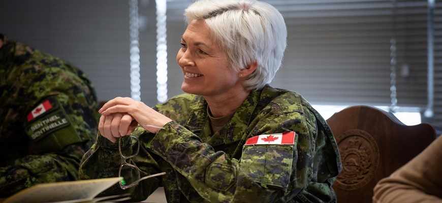 женщина, Канада, армия,